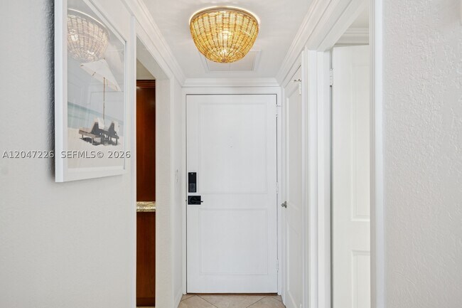 Building Photo - 2899 Collins Ave