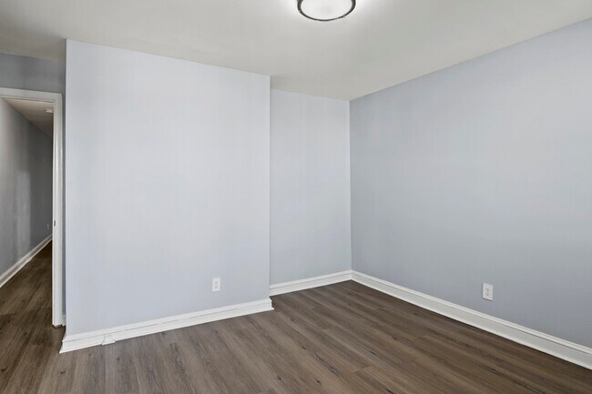 Building Photo - 2207 Callow Ave