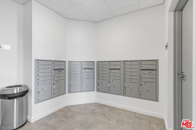 Building Photo - 3567 Chesapeake Ave