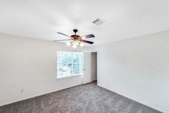 Building Photo - 19807 Byron Meadows Dr