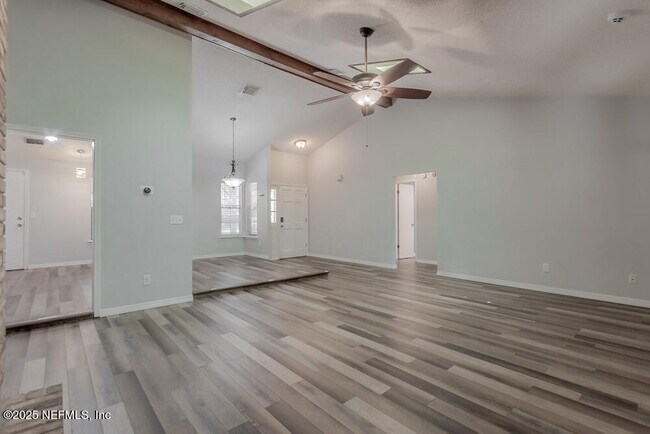 Building Photo - 3331 Ashridge Dr