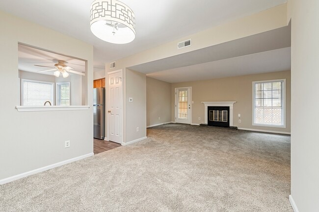 Building Photo - 6017 Treetop Ct