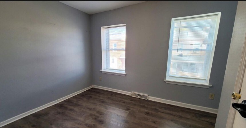 Building Photo - 122 N Scott St