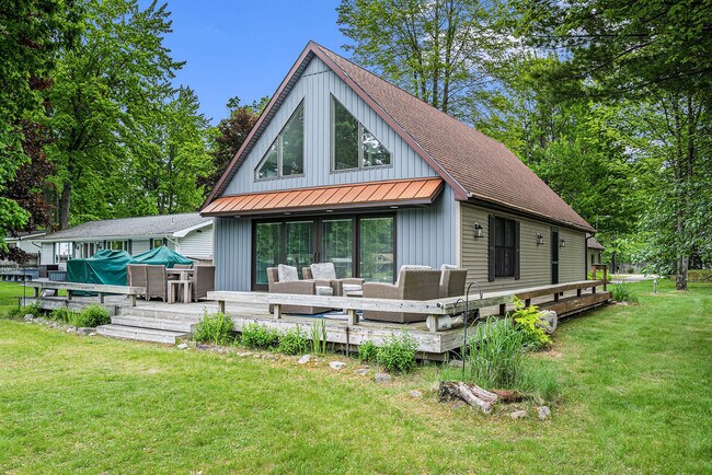 Building Photo - 8015 Aarwood Trail NW