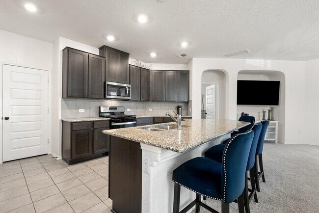 Building Photo - 218 Summit Dr