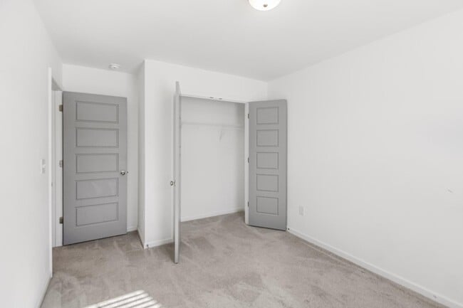 Building Photo - 747 Hadstock Path