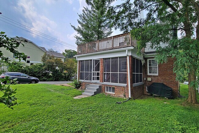 Building Photo - Completely Updated Charming Cape Cod