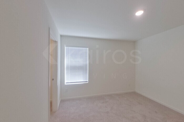 Building Photo - 103 Flat Rock Ml Trl