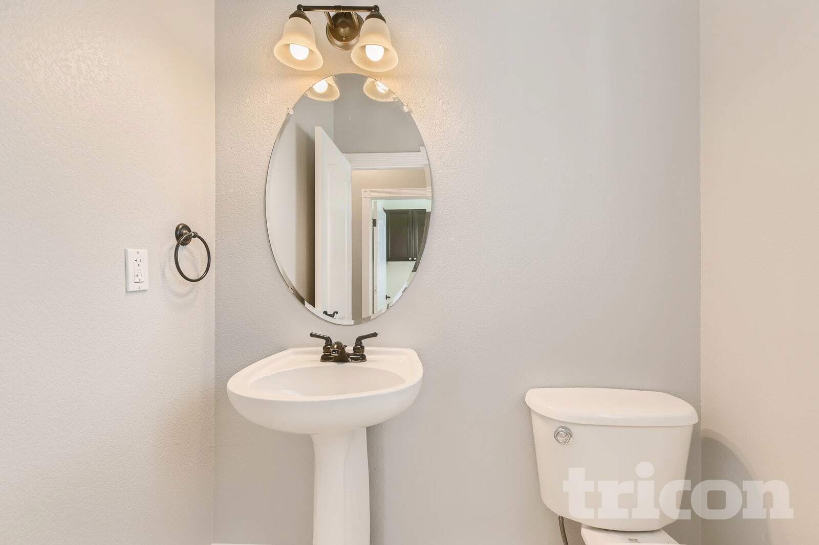 Building Photo - 300 Fieldstone Dr