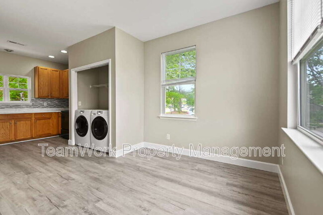 Building Photo - 311 Harriswood Ln