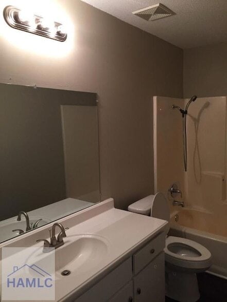 Building Photo - 380 Howard Rd