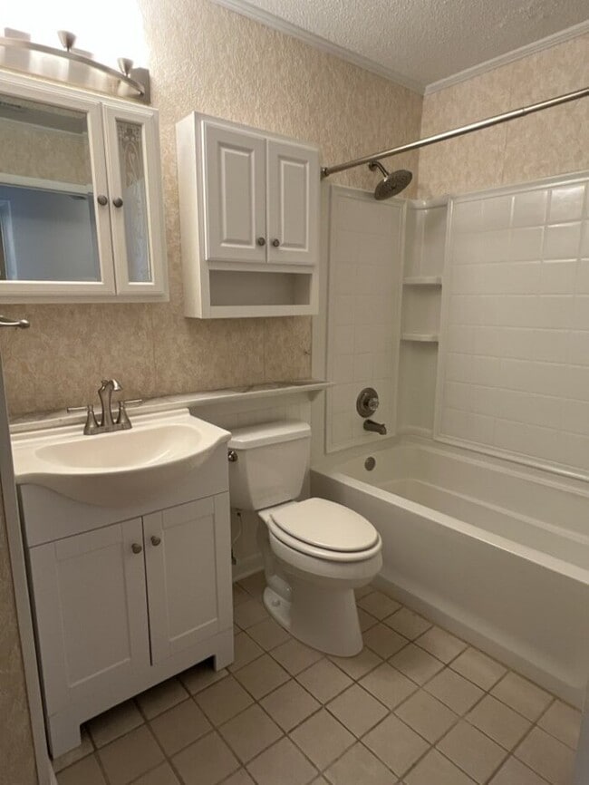 Building Photo - 115 Lancashire Rd