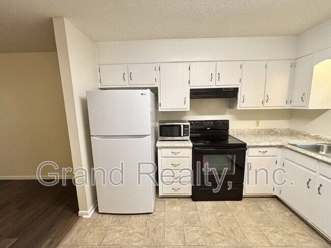 Building Photo - 6457 Maddox Rd