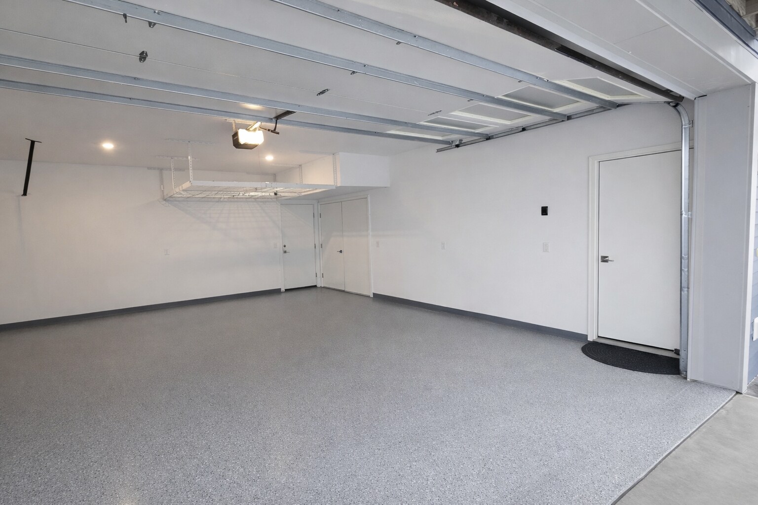 Building Photo - 635 Fairview Ave NE