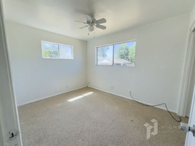 Building Photo - 3 Bedroom Oroville Home with garage and SHOP!