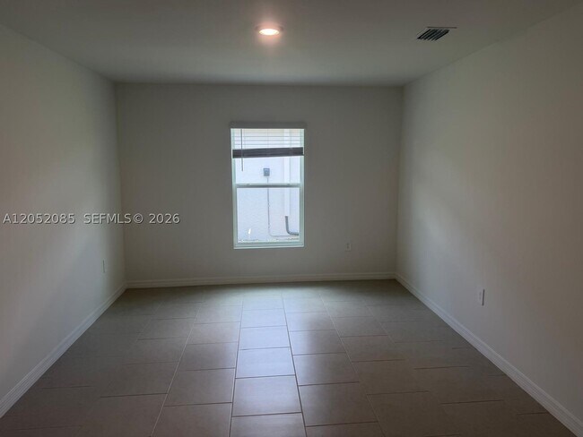 Building Photo - 17332 Cantu Ct