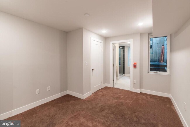 Building Photo - 1020 S 53rd St