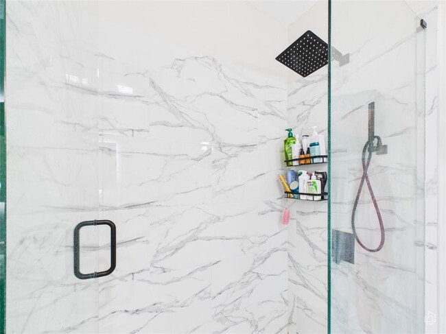 Building Photo - 5306 Beacon Dr