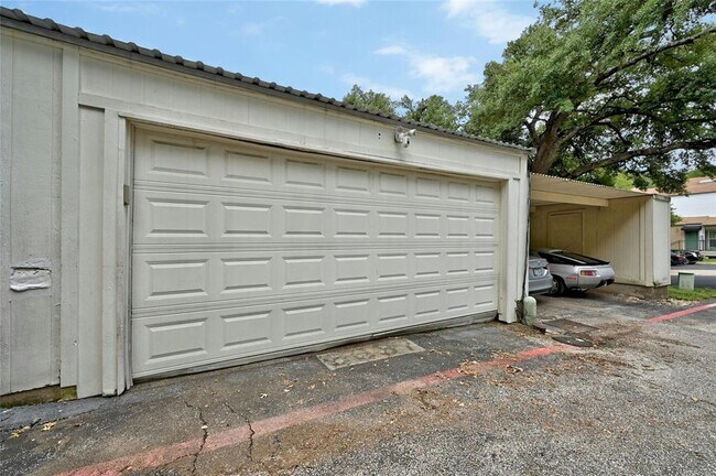 Building Photo - 6637 Valleyside Rd