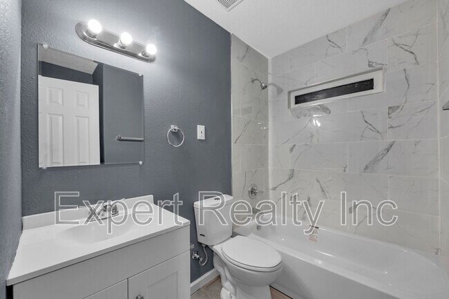 Building Photo - 5712 Monte Sano Dr