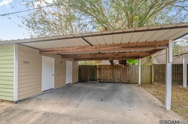 Building Photo - 1550 Sharlo Ave