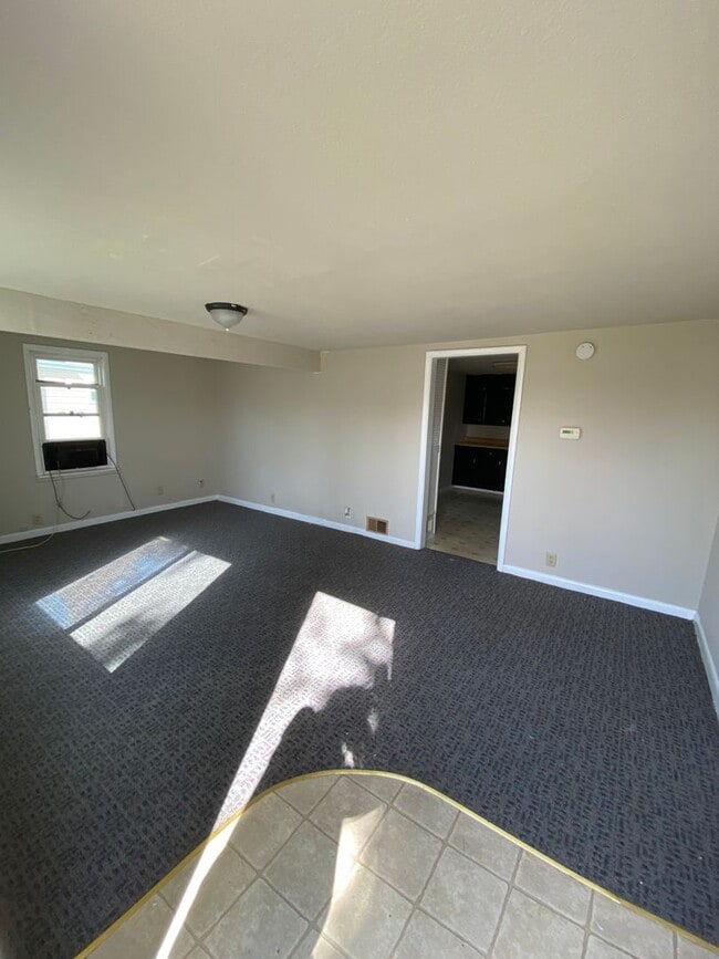 Building Photo - 405 W Pearl St