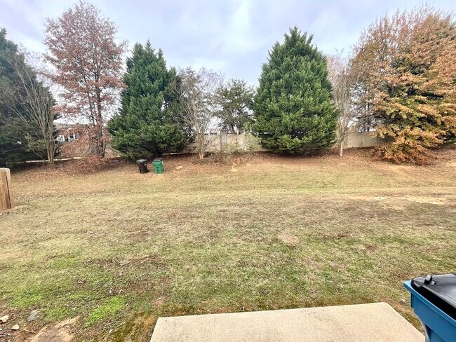 Building Photo - 104 Taylor Knoll Way