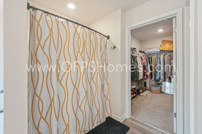 Building Photo - CRESTVIEW 4BED/2BATH - AVAILABLE JUNE 1ST!