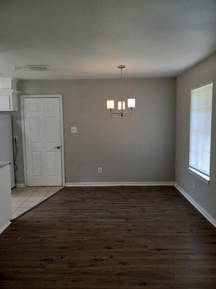All new lighting fixtures - 601 Oakridge Cir