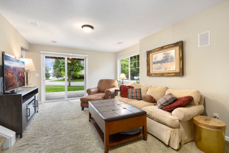 Building Photo - 4918 Valley Oak Dr
