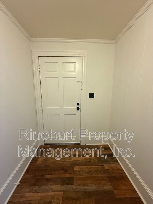 Building Photo - 303 Calhoun St
