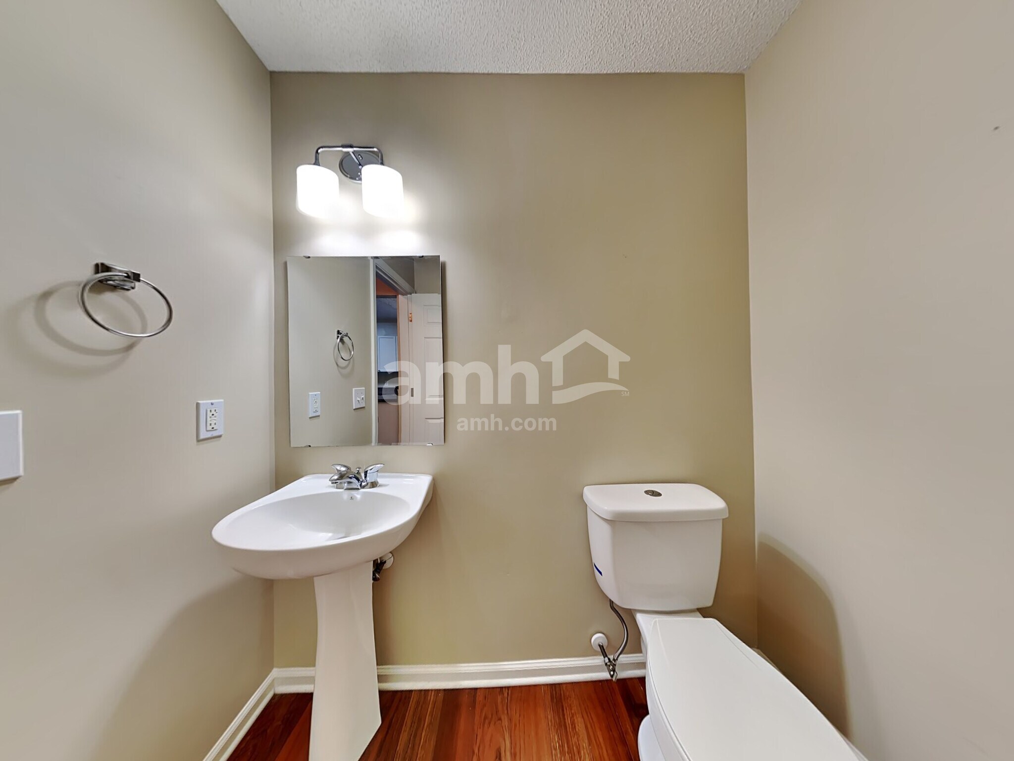 Building Photo - 405 White Bluff Ct