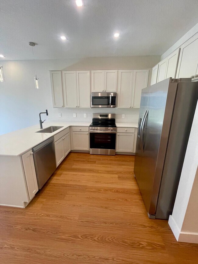 Building Photo - 6159 Park Promenade Way