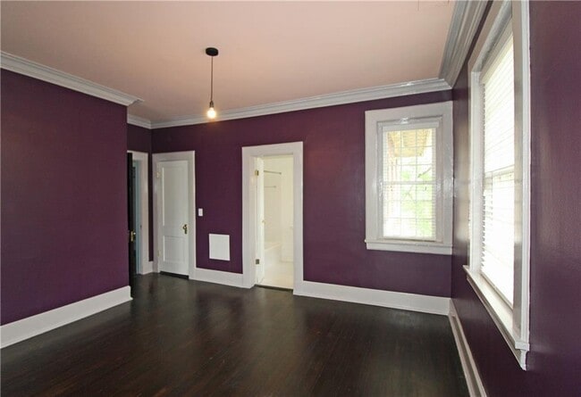 Building Photo - 1 S Prado NE