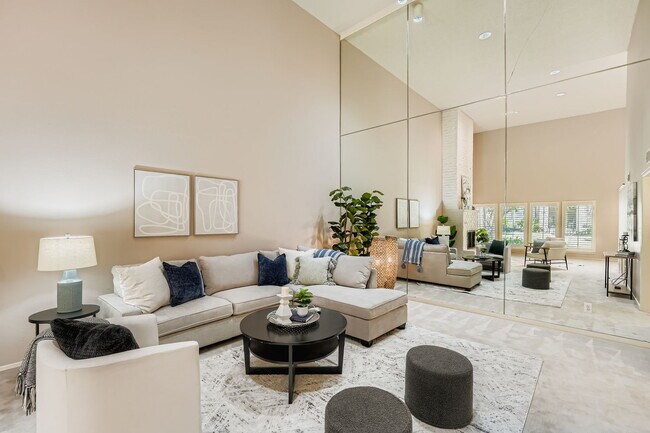 Building Photo - Spacious 3-Bed Townhome in Northwest Hills – Over 3,200 Sq Ft with Courtyard & 2-Car Garage