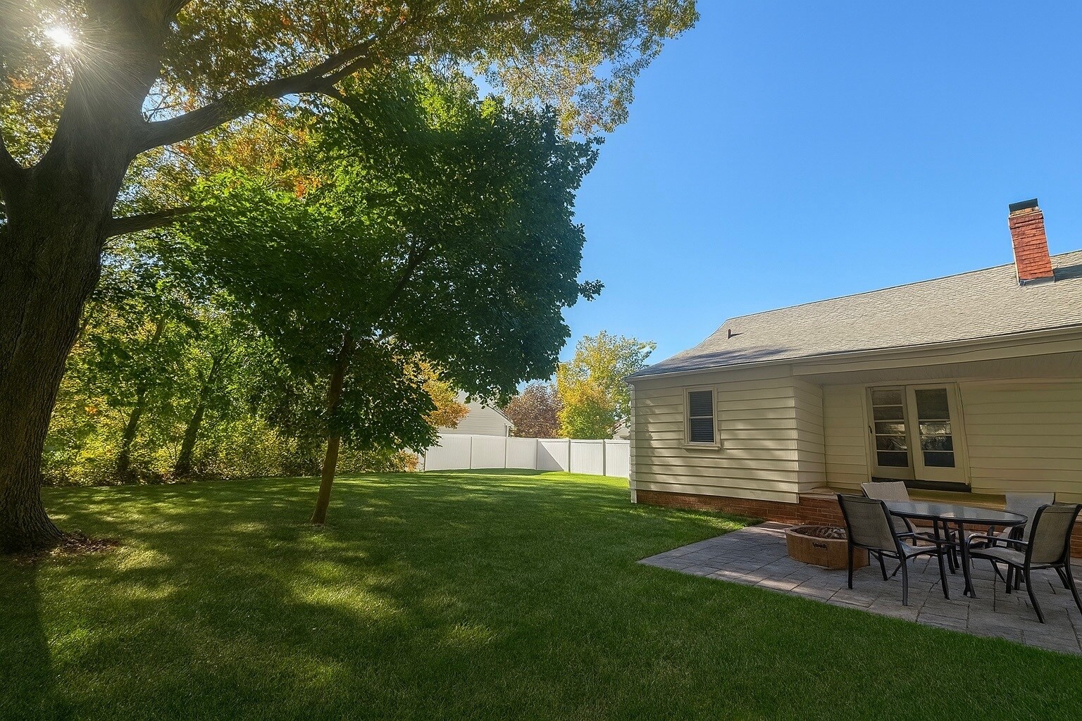 Building Photo - 1805 Beaconwood Ave