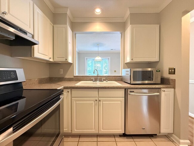 Building Photo - 2233 Stonecutter Dr