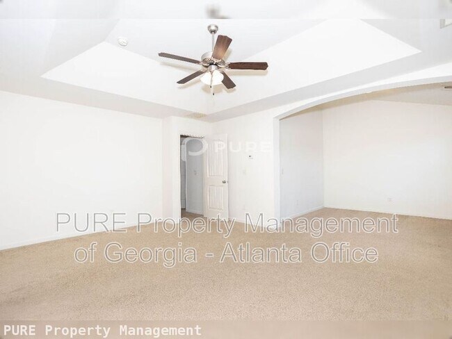 Building Photo - 840 Pine Arbor Ln