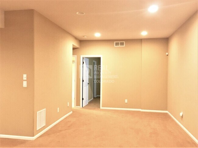 Building Photo - 11659 Pink Phlox Dr