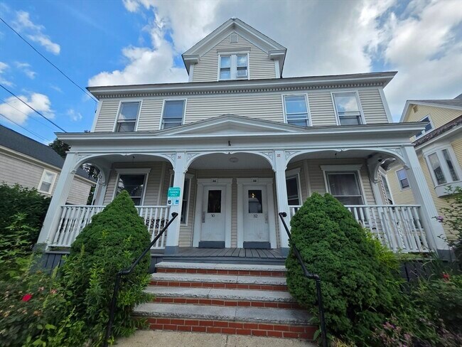 Building Photo - 32 Burtt St