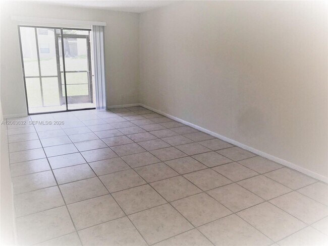 Building Photo - 6796 Palmetto Cir S