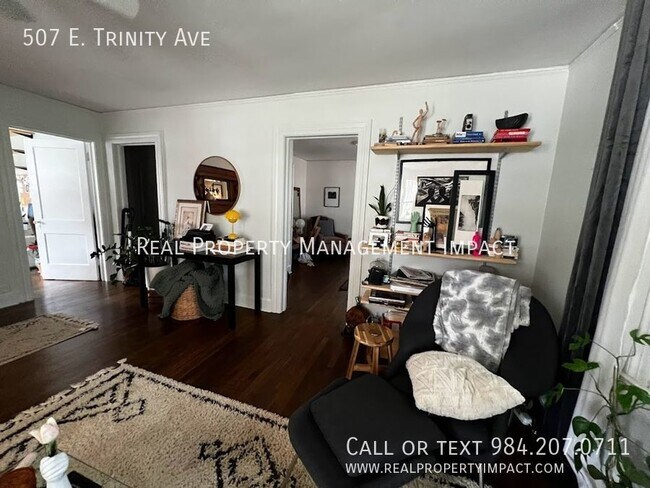 Building Photo - MOVE IN SPECIAL:  $200 OFF RENT Renovated,...