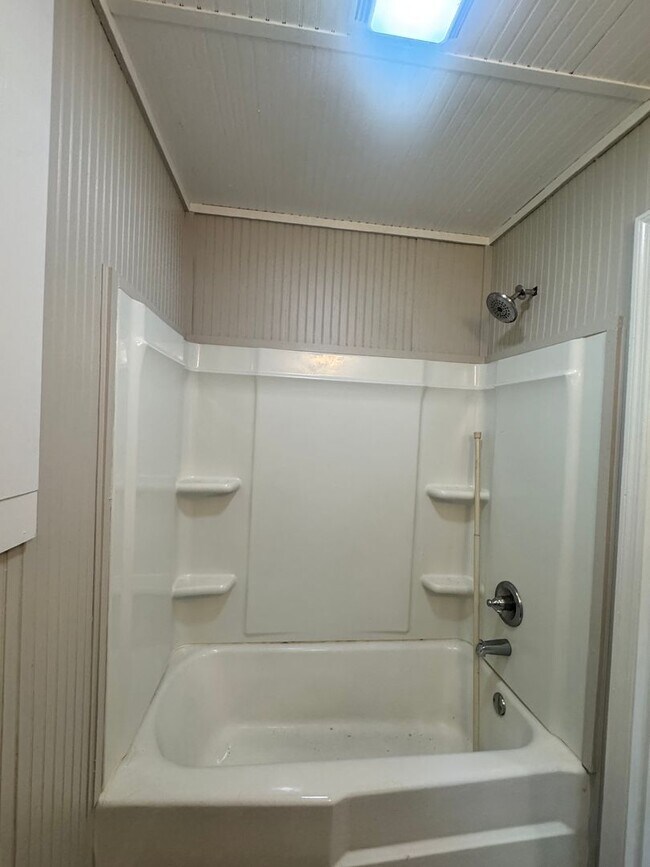 Building Photo - 307 Crawford Ln