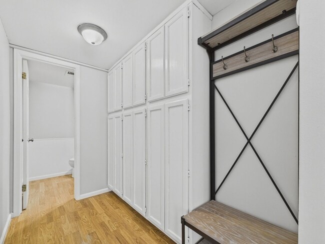 Building Photo - Gorgeous Home in Centennial!