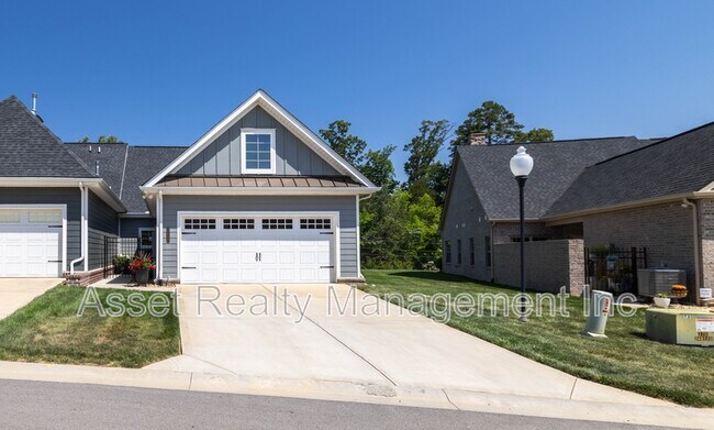 Building Photo - 12623 Needlepoint Dr
