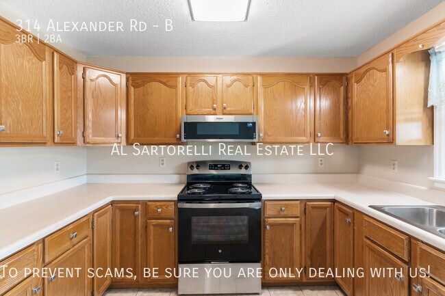 Building Photo - 314 Alexander Rd