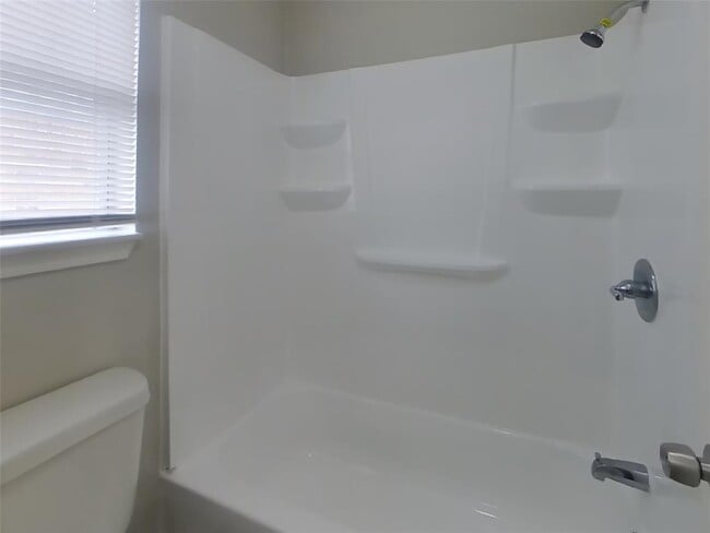 Building Photo - 1391 Tenderden Dr