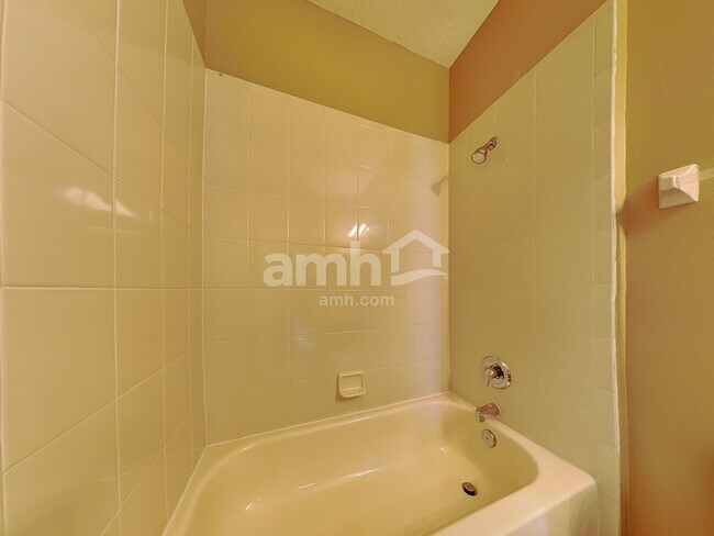 Building Photo - 5523 Remsen Cay Ln