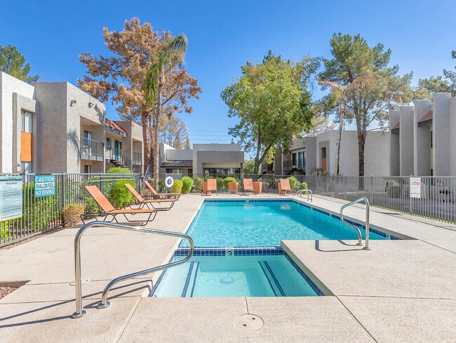 Building Photo - Emerson Square