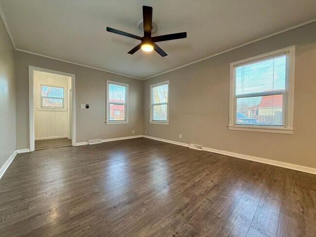 Building Photo - RD T 23-029